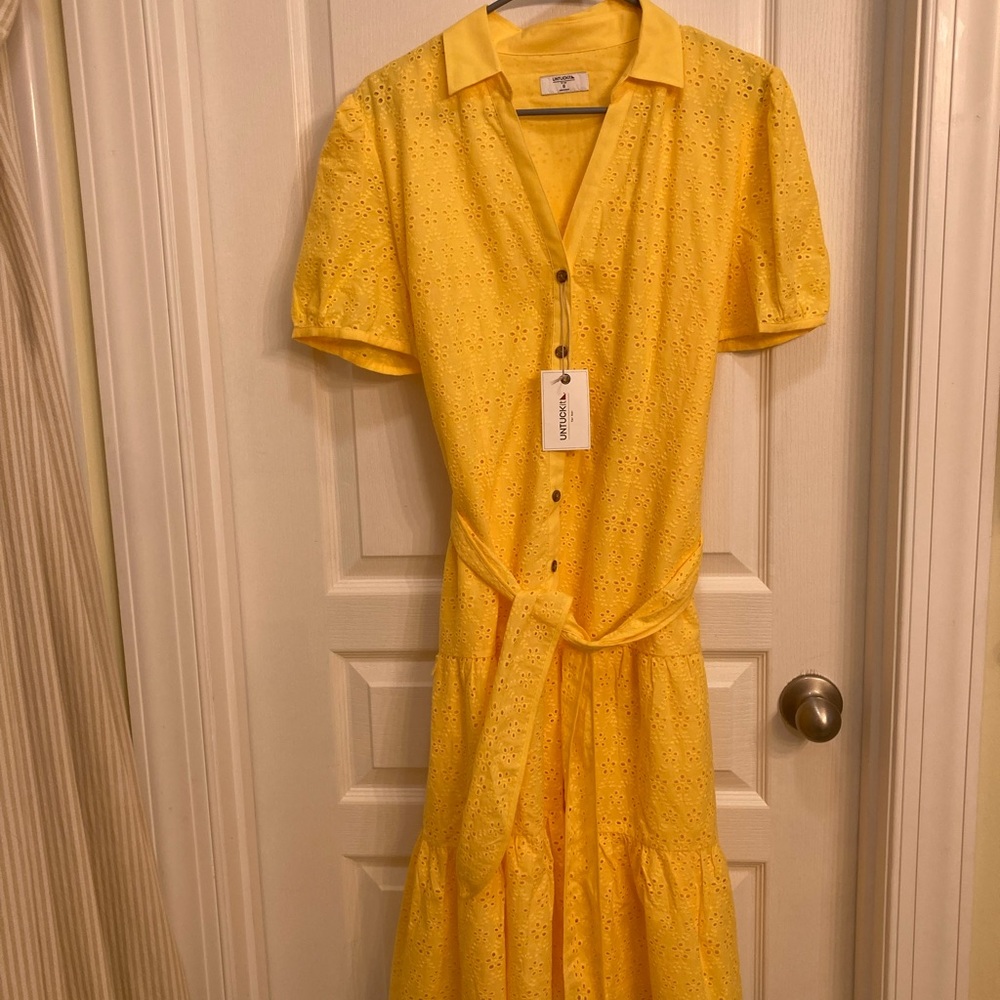 Cotton Eyelet Short Sleeve Augusta Dress (untuckit) - Picture 9 of 9